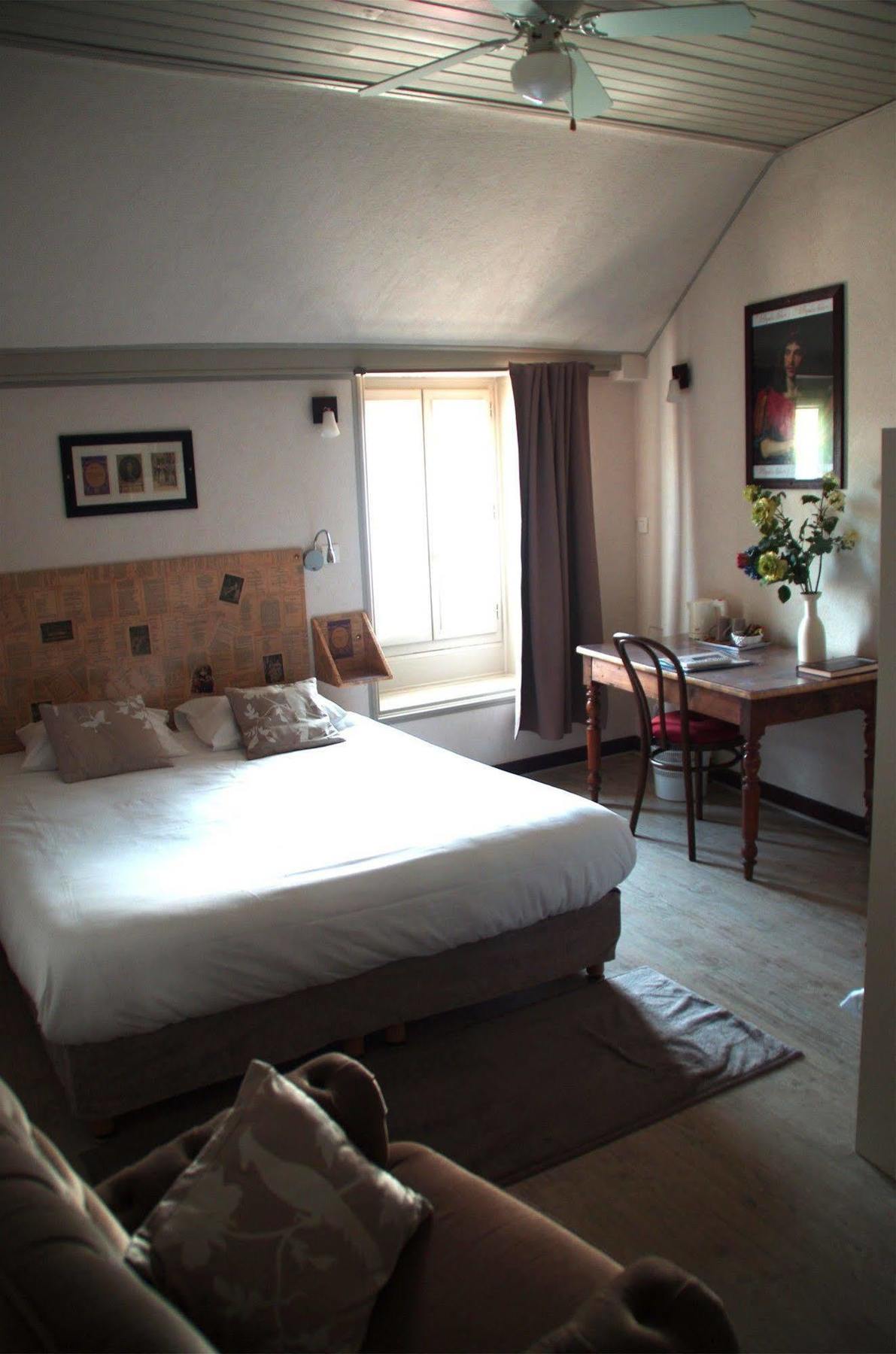 Hotel Mille Et Une Feuilles La Charite-sur-Loire Luaran gambar
